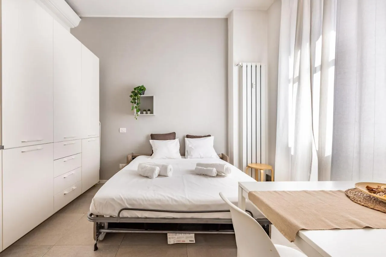 Apartment Cosy Studio With Shared Terrace! Milan Italy